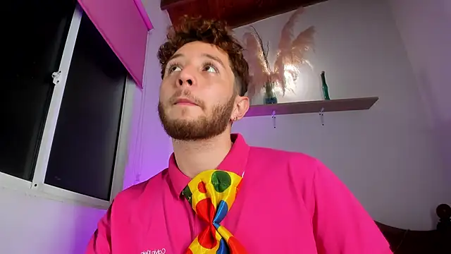 Snapshot of Juan_Castano chatting on 31, 10, 2025 Juan Castano online show from 31, 10, 2025