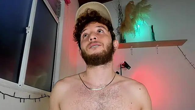 Snapshot of Juan_Castano chatting on 16, 12, 2025 Juan Castano online show from 16, 12, 2025