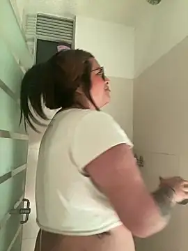 chloe bonnet online show from 15, 3, 2025