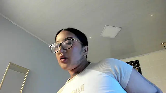 ayshel   online show from 21, 1, 2025