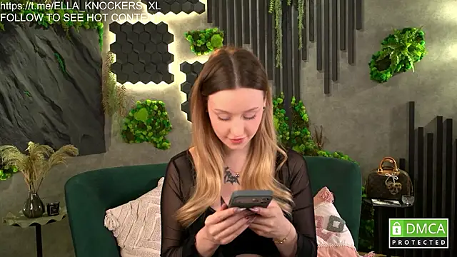 ella knockers xl online show from 15, 2, 2026