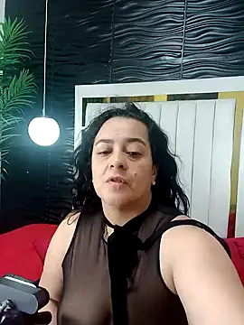 Snapshot of lucia_vonne_ chatting on 14, 1, 2025 lucia vonne online show from 14, 1, 2025