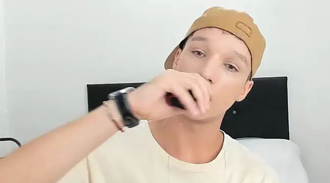 Snapshot of angelcortes chatting on 28, 12, 2024 angelcortes online show from 28, 12, 2024