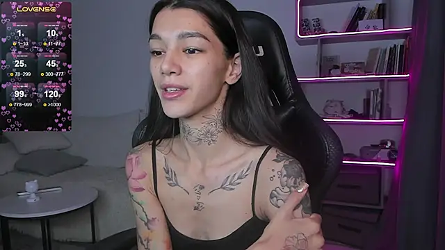 Snapshot of vinkitinkii chatting on 21, 12, 2024 vinkitinkii online show from 21, 12, 2024