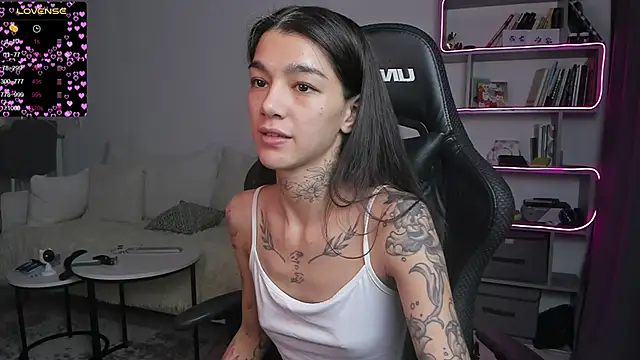 Snapshot of vinkitinkii chatting on 19, 1, 2025 vinkitinkii online show from 19, 1, 2025