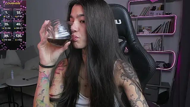 Snapshot of vinkitinkii chatting on 23, 2, 2025 vinkitinkii online show from 23, 2, 2025