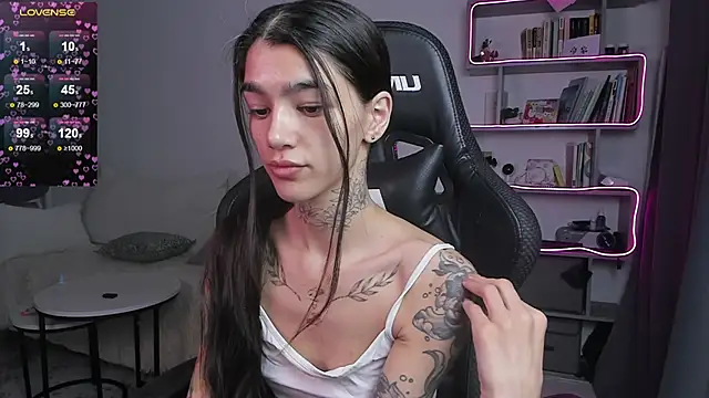 Snapshot of vinkitinkii chatting on 2, 3, 2025 vinkitinkii online show from 2, 3, 2025