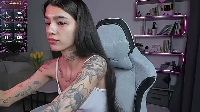 Snapshot of vinkitinkii chatting on 10, 3, 2025 vinkitinkii online show from 10, 3, 2025