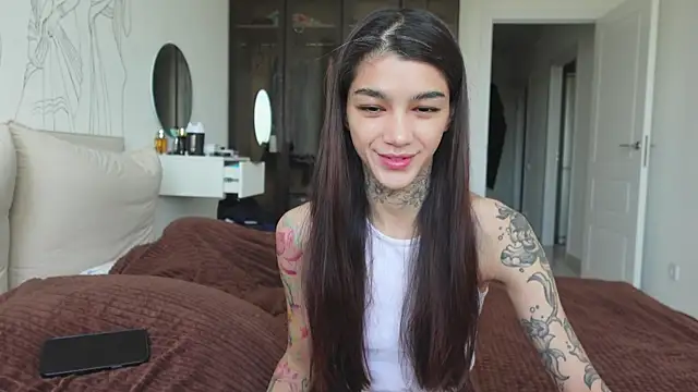 Snapshot of vinkitinkii chatting on 19, 10, 2025 vinkitinkii online show from 19, 10, 2025