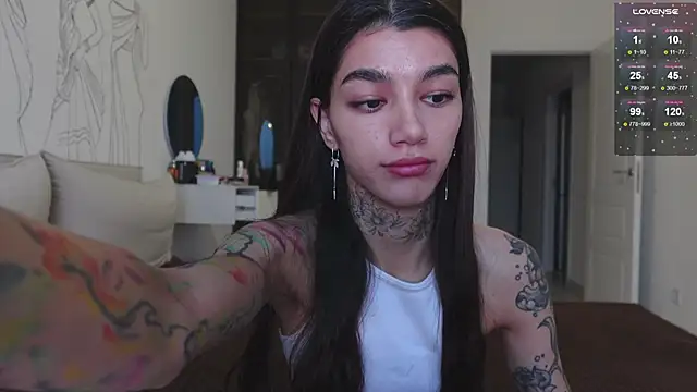 Snapshot of vinkitinkii chatting on 26, 10, 2025 vinkitinkii online show from 26, 10, 2025