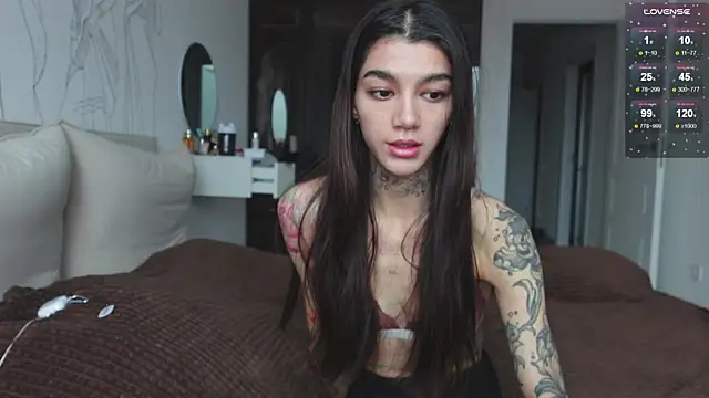 Snapshot of vinkitinkii chatting on 27, 10, 2025 vinkitinkii online show from 27, 10, 2025