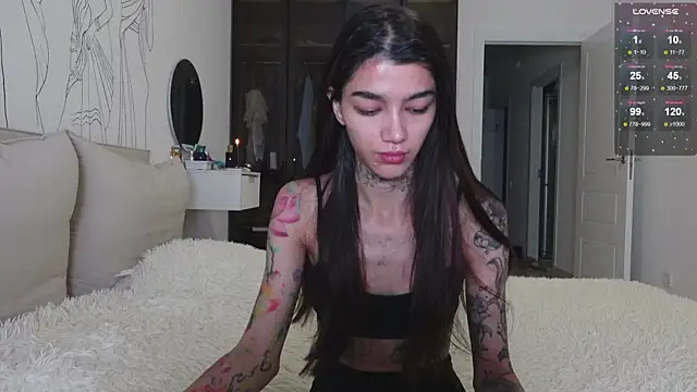 Snapshot of vinkitinkii chatting on 13, 11, 2025 vinkitinkii online show from 13, 11, 2025