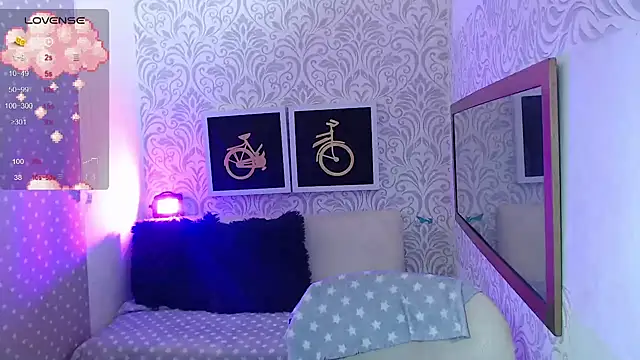 lili hott63 online show from 3, 12, 2024