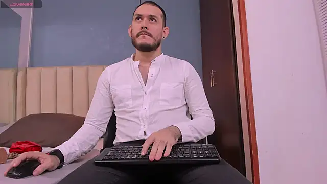 Snapshot of jeanpiere_ chatting on 6, 11, 2025 jeanpiere online show from 6, 11, 2025