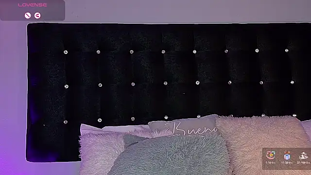 charlotteeruss online show from 27, 12, 2024