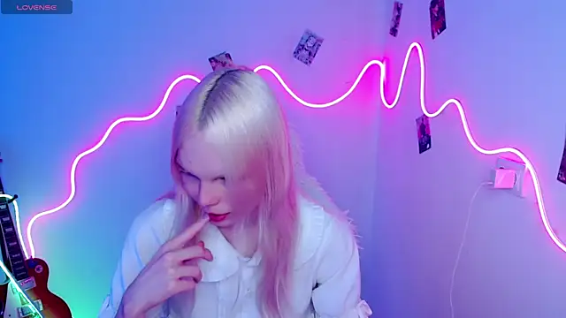 Snapshot of Emily_Nyaffee chatting on 16, 10, 2025 Emily Nyaffee online show from 16, 10, 2025