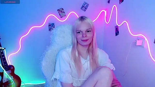 Snapshot of Emily_Nyaffee chatting on 20, 10, 2025 Emily Nyaffee online show from 20, 10, 2025