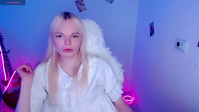 Snapshot of Emily_Nyaffee chatting on 22, 11, 2025 Emily Nyaffee online show from 22, 11, 2025