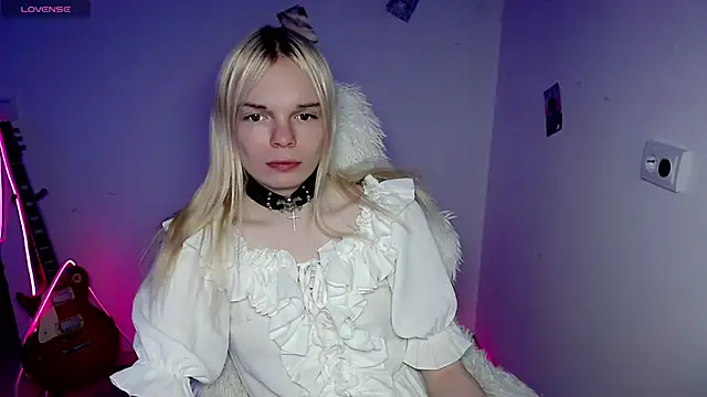 Emily Nyaffee online show from 20, 12, 2025