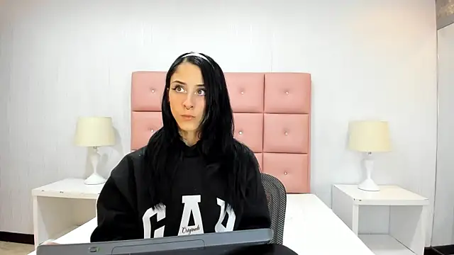 Snapshot of lhiamfit chatting on 31, 12, 2024 lhiamfit online show from 31, 12, 2024