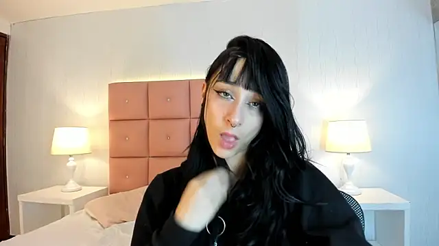 Snapshot of lhiamfit chatting on 5, 3, 2025 lhiamfit online show from 5, 3, 2025