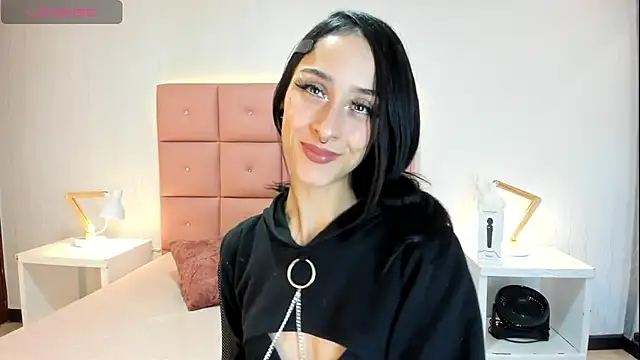 Snapshot of lhiamfit chatting on 11, 10, 2025 lhiamfit online show from 11, 10, 2025