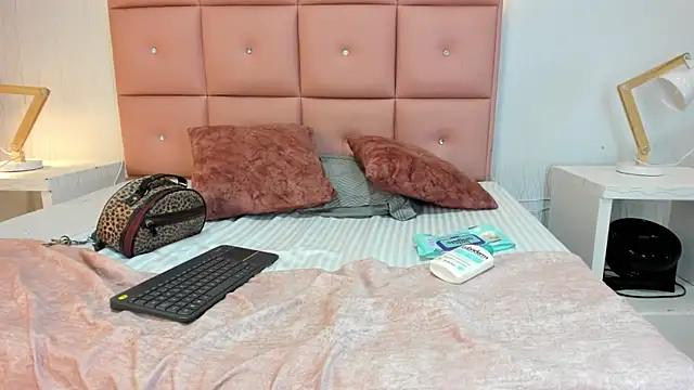 Snapshot of lhiamfit chatting on 7, 11, 2025 lhiamfit online show from 7, 11, 2025