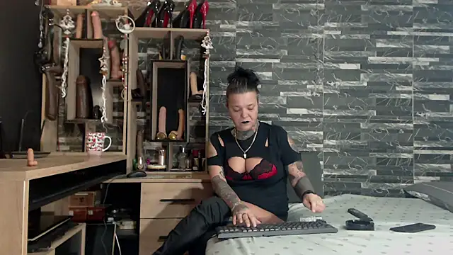 Snapshot of Mistress_Miry chatting on 10, 12, 2024 Mistress Miry online show from 10, 12, 2024