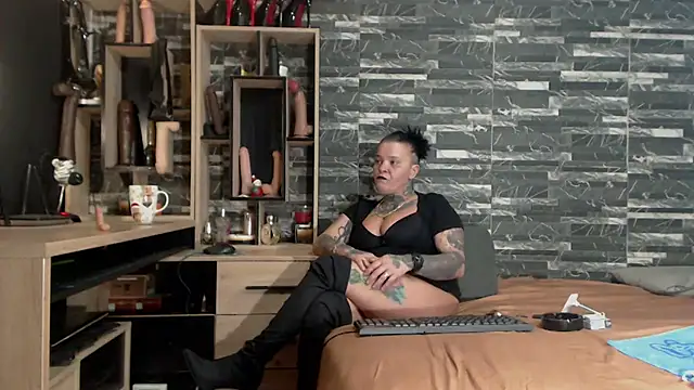 Snapshot of Mistress_Miry chatting on 12, 1, 2025 Mistress Miry online show from 12, 1, 2025