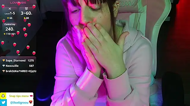 PetiteAngel666 online show from 23, 1, 2025