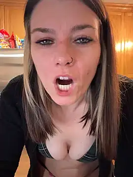 LadyLena1 online show from 18, 12, 2024