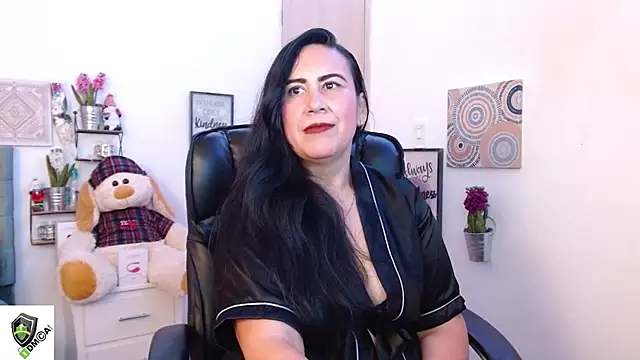 Snapshot of amalia_brunette chatting on 5, 12, 2024 amalia brunette online show from 5, 12, 2024