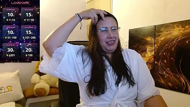 Snapshot of amalia_brunette chatting on 26, 11, 2025 amalia brunette online show from 26, 11, 2025