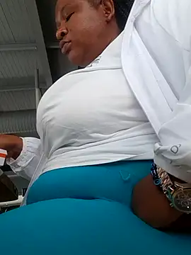 Snapshot of Bootyliciousbbw12 chatting on 10, 11, 2025 Bootyliciousbbw12 online show from 10, 11, 2025