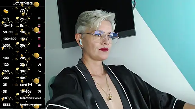 Snapshot of scarlett_paris22 chatting on 3, 3, 2025 scarlett paris22 online show from 3, 3, 2025