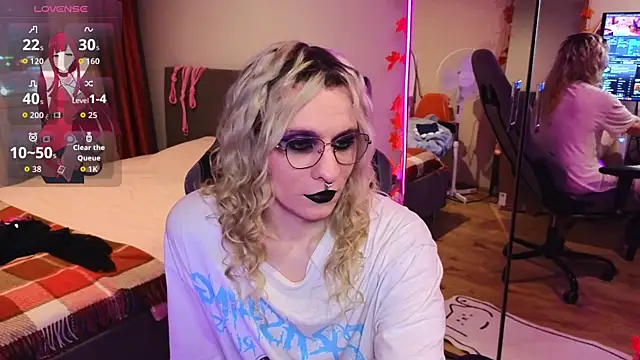 Lori Myaf online show from 6, 11, 2025