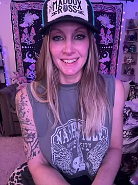 ItsDanniG online show from 11, 3, 2025