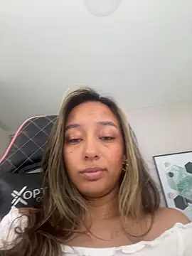 Snapshot of DianaHopson chatting on 12, 11, 2025 DianaHopson online show from 12, 11, 2025