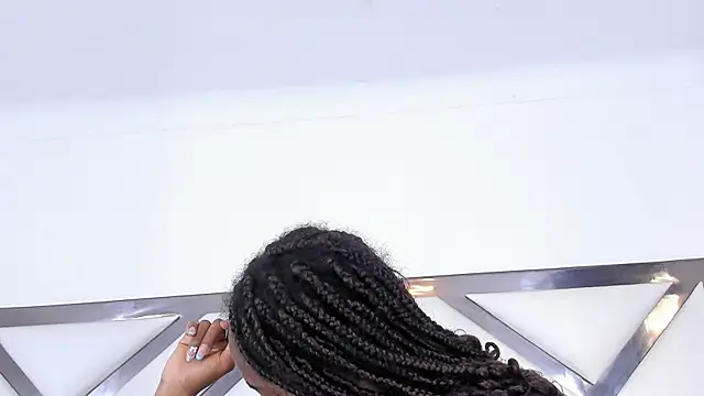 Shanelle   online show from 2, 12, 2025