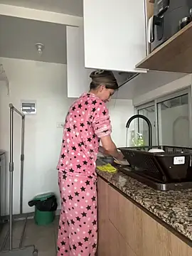 Snapshot of Ameellie chatting on 10, 10, 2025 Ameellie online show from 10, 10, 2025