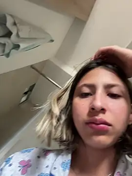 Snapshot of Ameellie chatting on 22, 11, 2025 Ameellie online show from 22, 11, 2025