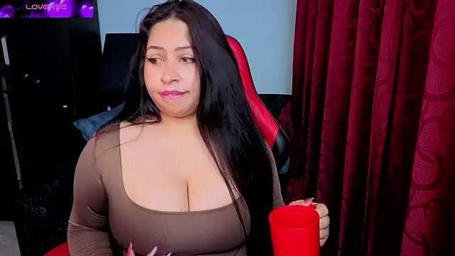 Snapshot of charlotee_lovee69 chatting on 1, 3, 2026 charlotee lovee69 online show from 1, 3, 2026