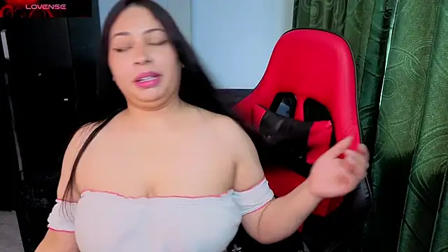 Snapshot of charlotee_lovee69 chatting on 7, 3, 2026 charlotee lovee69 online show from 7, 3, 2026