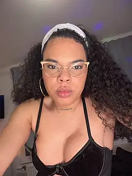 naomikandra online show from 3, 12, 2025