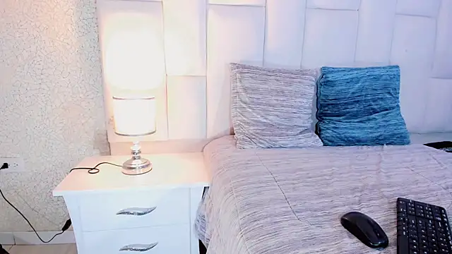 andrea alvarz online show from 16, 12, 2025