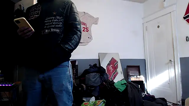 Snapshot of sledge901 chatting on 1, 2, 2025 sledge901 online show from 1, 2, 2025