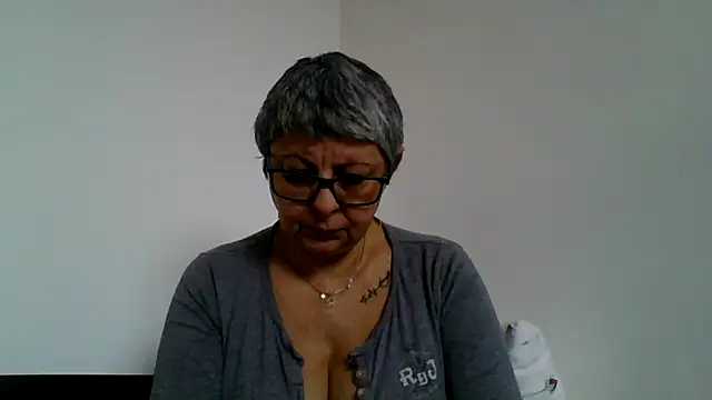 roseblak42 online show from 4, 2, 2026