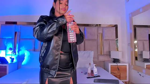 Miss Abigail  online show from 27, 11, 2025