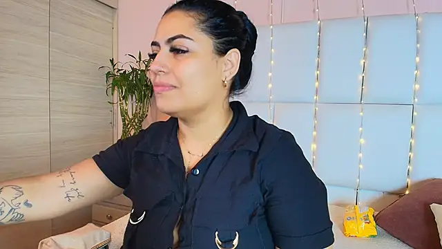 kiana cream online show from 15, 1, 2025