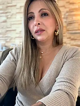  Abril-Office1 online show from 27, 10, 2025